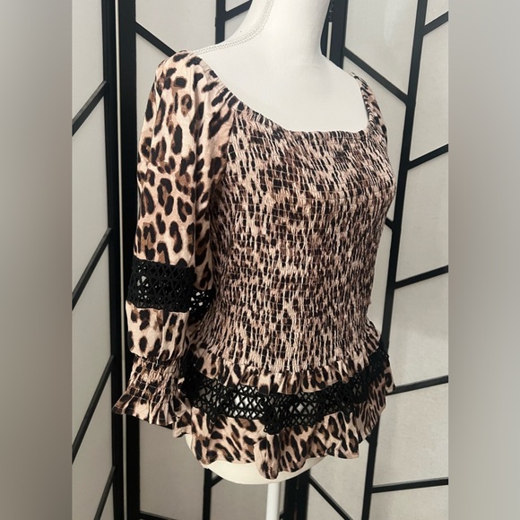 Venus Animal Print Off Shoulder Top with Elastic Bodice - NWOT - Size L - Picture 2 of 15